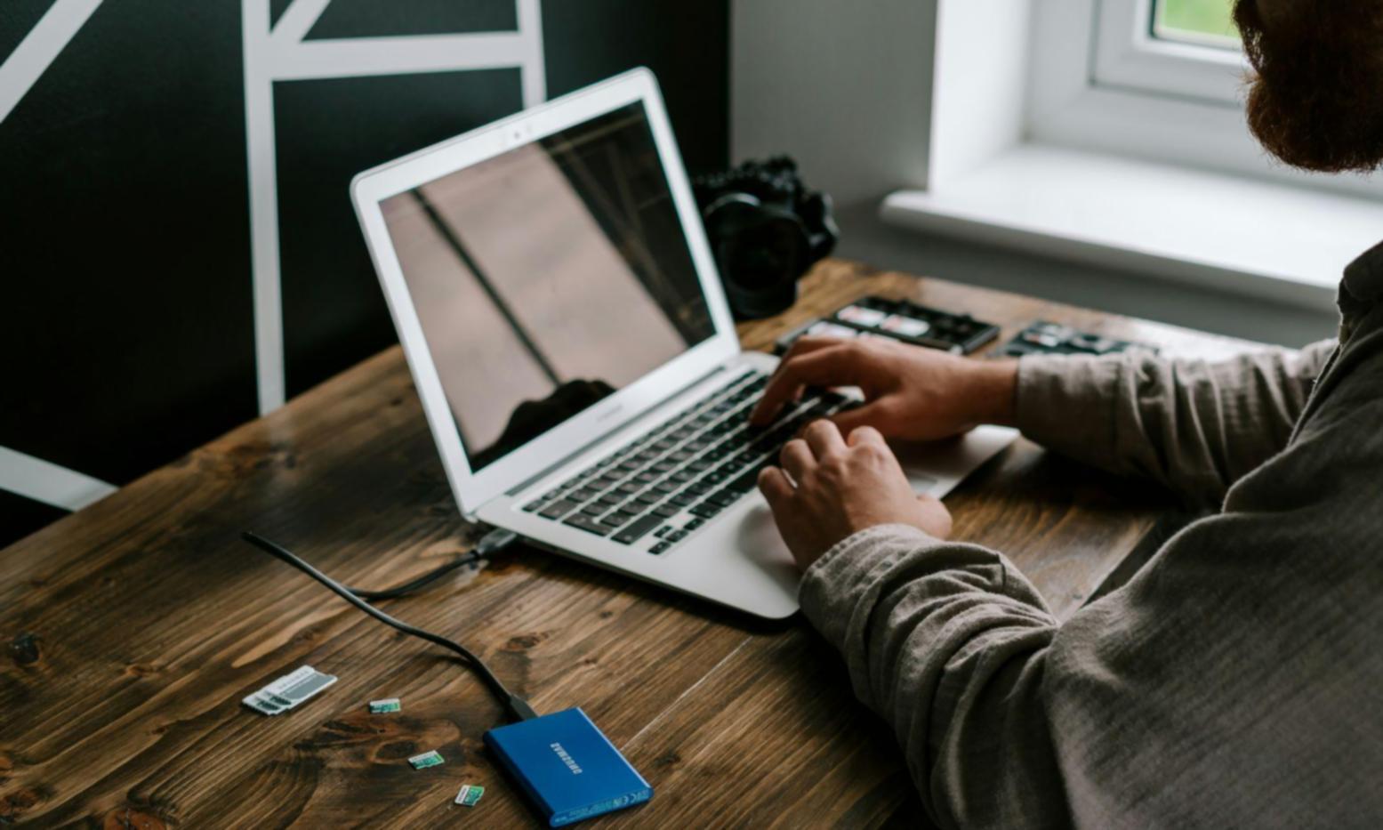 Анализ ежемесячных расходов и выявление скрытых трат